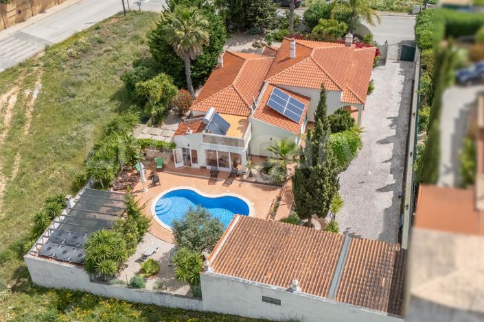 Image No.2-4 Bed House for sale