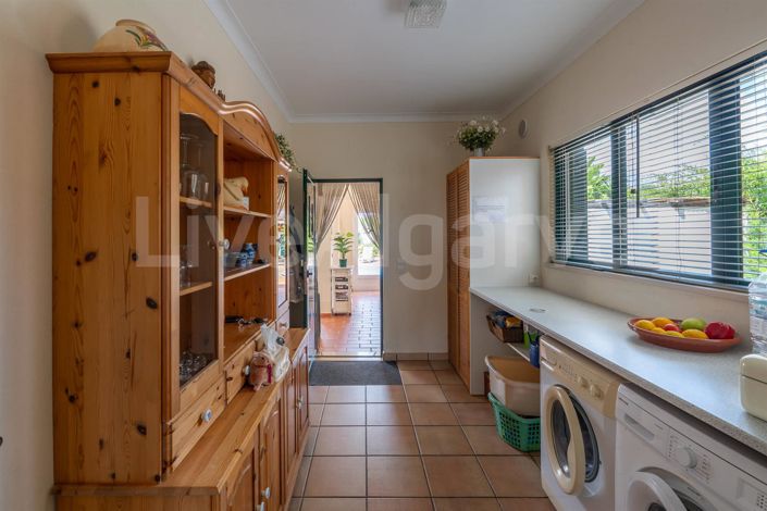 Image No.23-4 Bed House for sale