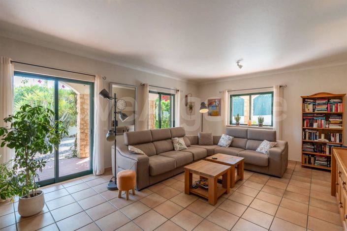 Image No.5-4 Bed House for sale