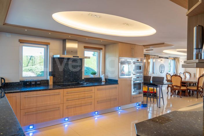 Image No.13-4 Bed House for sale