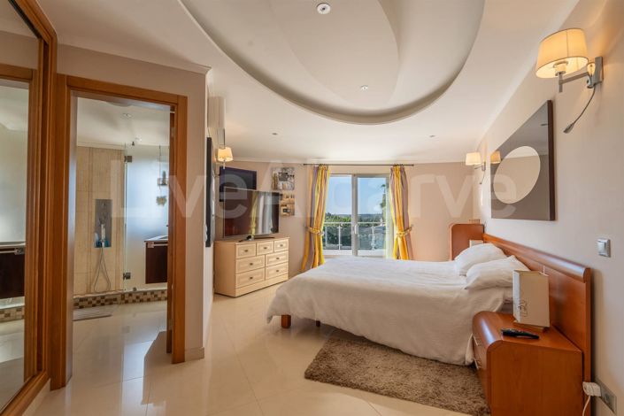 Image No.16-4 Bed House for sale