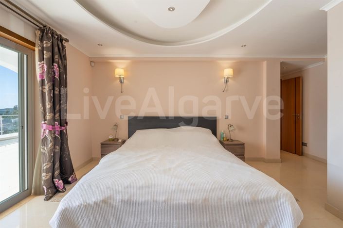 Image No.29-4 Bed House for sale