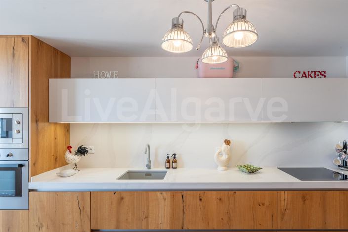 Image No.24-4 Bed Apartment for sale