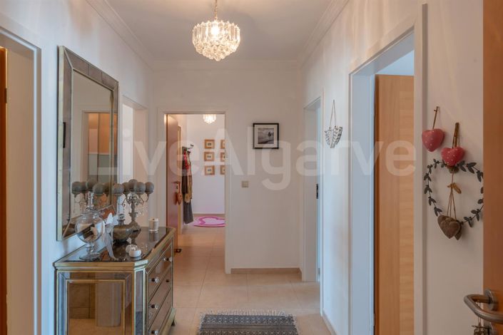 Image No.25-4 Bed Apartment for sale