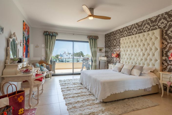 Image No.26-4 Bed Apartment for sale