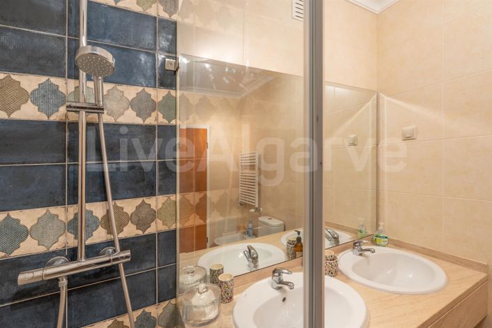 Image No.31-4 Bed Apartment for sale