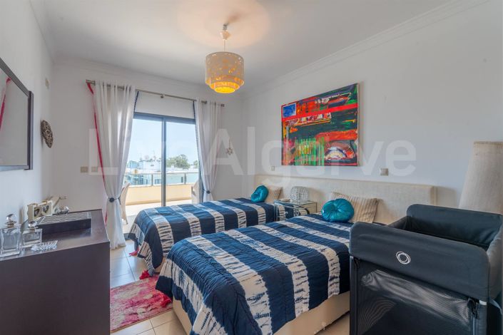 Image No.33-4 Bed Apartment for sale