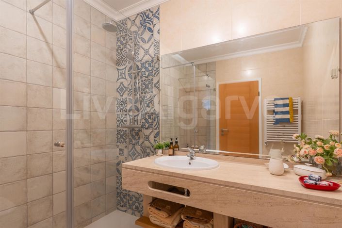 Image No.48-4 Bed Apartment for sale