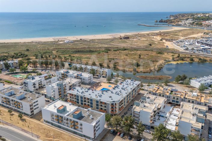 Image No.50-4 Bed Apartment for sale