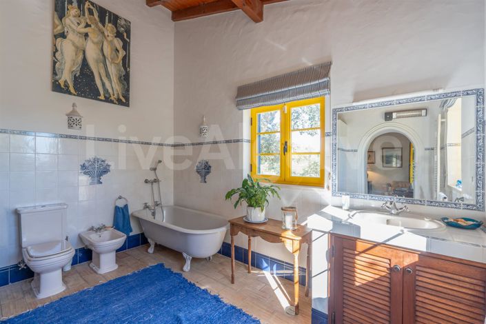 Image No.36-3 Bed House for sale