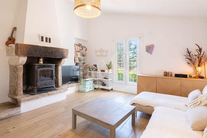 Image No.10-6 Bed House for sale