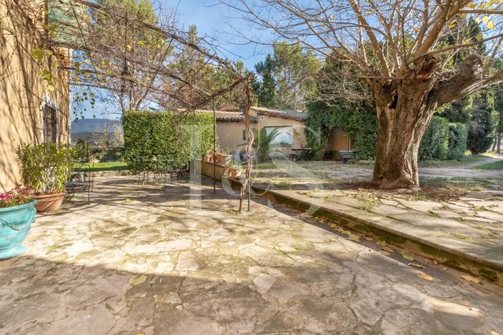 Image No.6-6 Bed House for sale