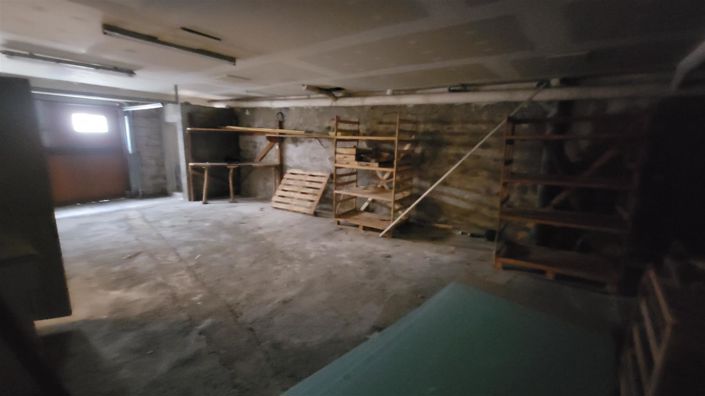 Image No.20-4 Bed Property for sale