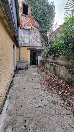 Image No.4-4 Bed Property for sale