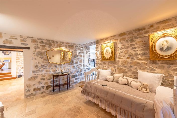 Image No.15-5 Bed House for sale