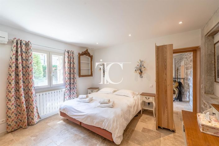 Image No.17-5 Bed House for sale