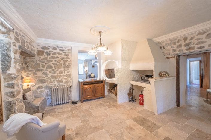 Image No.18-5 Bed House for sale