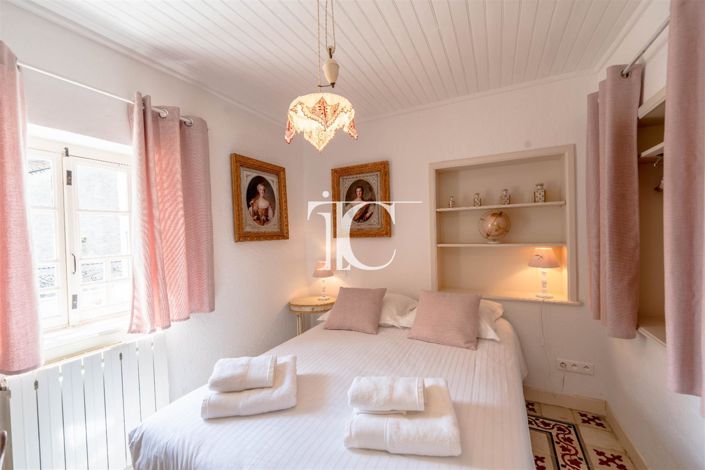 Image No.24-5 Bed House for sale