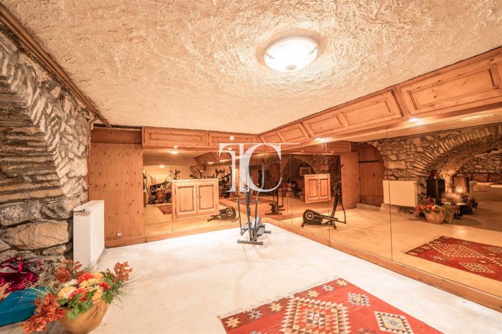 Image No.32-5 Bed House for sale