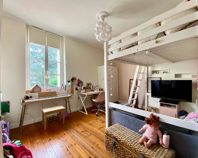 Image No.7-4 Bed House for sale