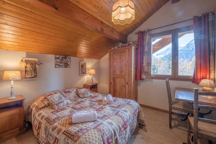 Image No.10-5 Bed House for sale