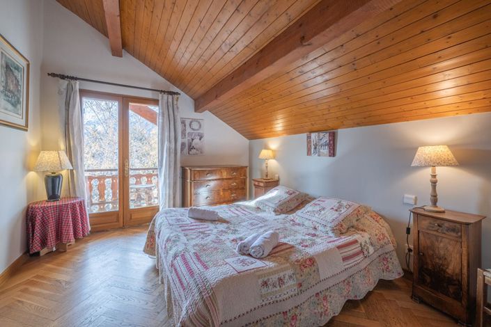 Image No.6-5 Bed House for sale