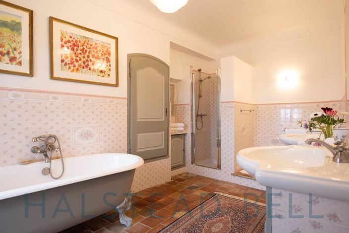 Image No.18-11 Bed House for sale