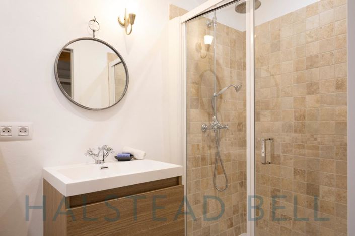 Image No.29-11 Bed House for sale