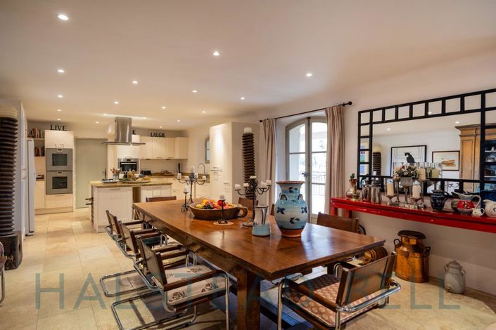 Image No.8-11 Bed House for sale