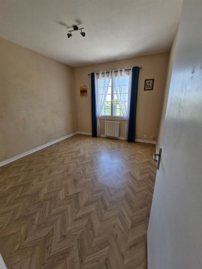 Image No.5-2 Bed House for sale