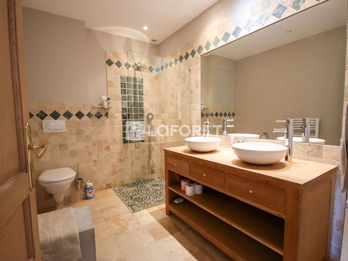 Image No.12-5 Bed House for sale