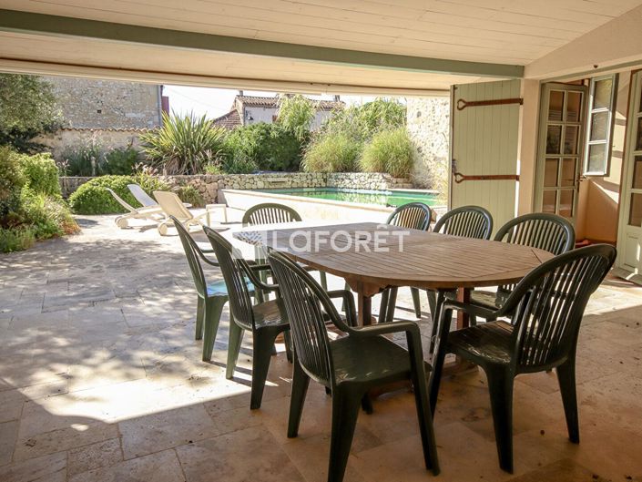 Image No.6-5 Bed House for sale