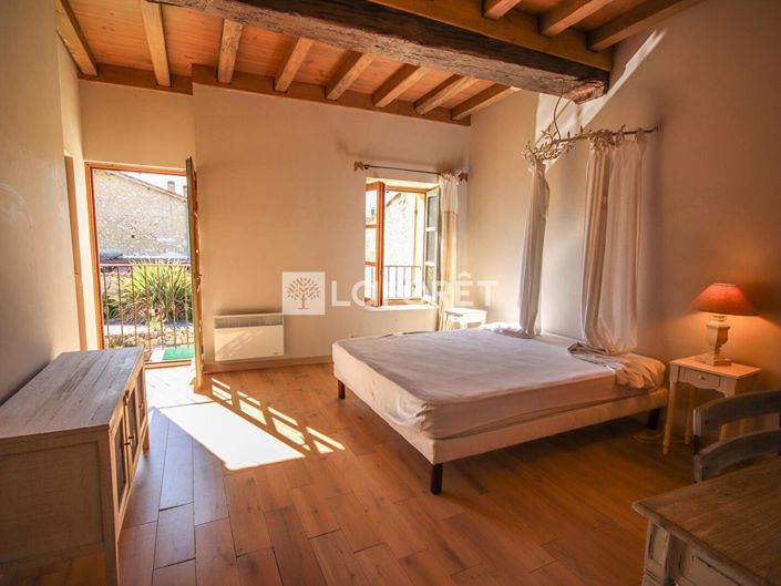 Image No.8-5 Bed House for sale