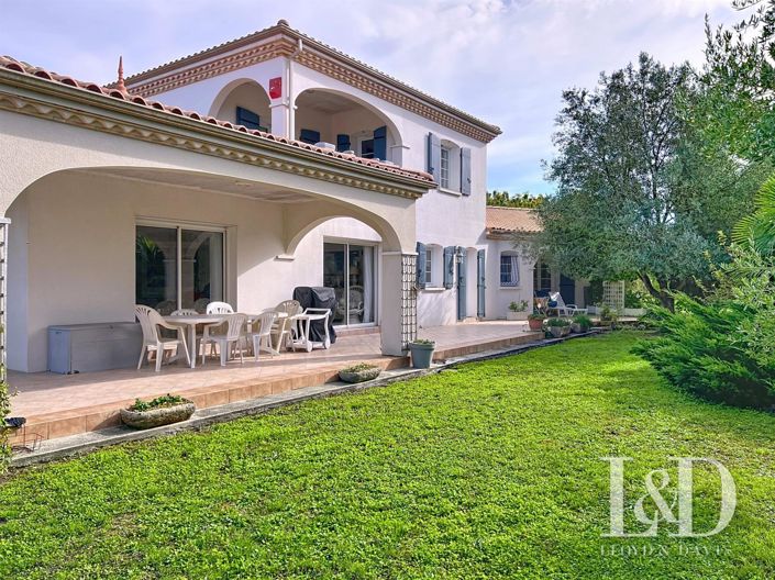 Image No.1-4 Bed House for sale