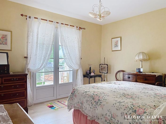 Image No.15-4 Bed House for sale