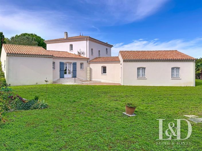 Image No.17-4 Bed House for sale