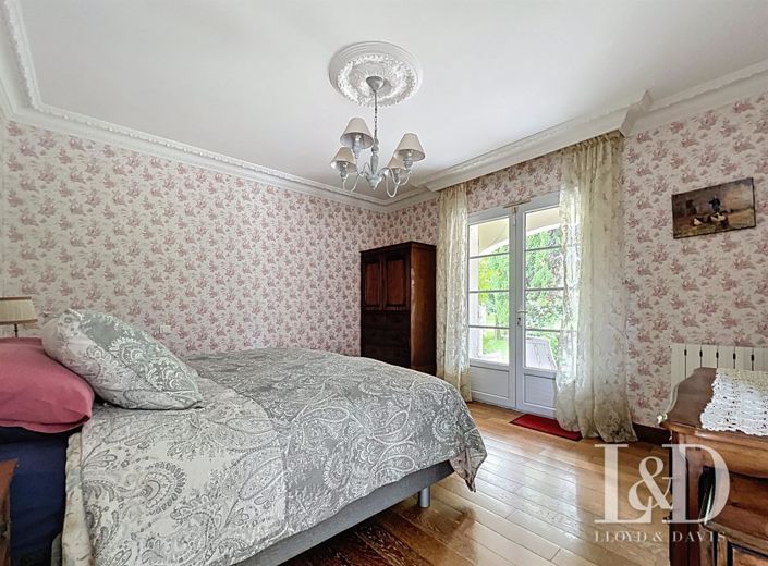 Image No.6-4 Bed House for sale