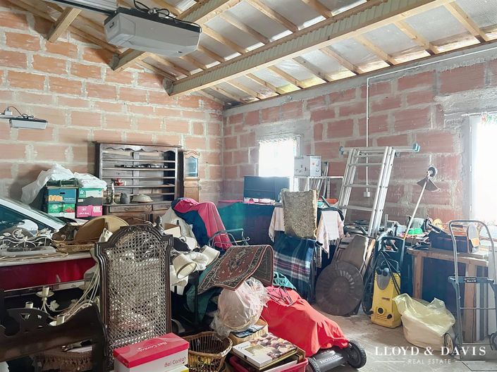 Image No.9-4 Bed House for sale