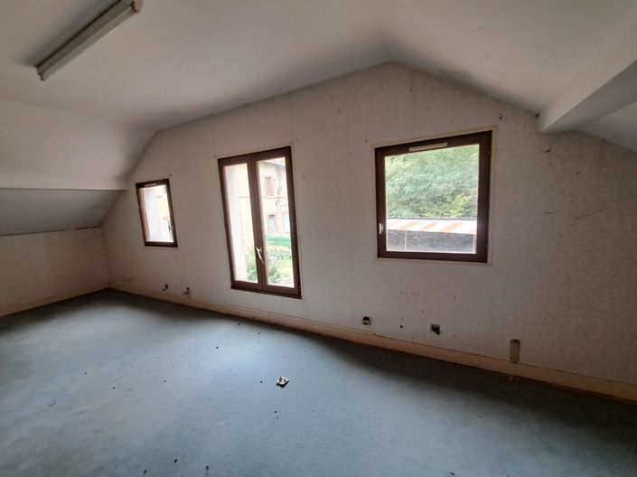 Image No.8-3 Bed House for sale