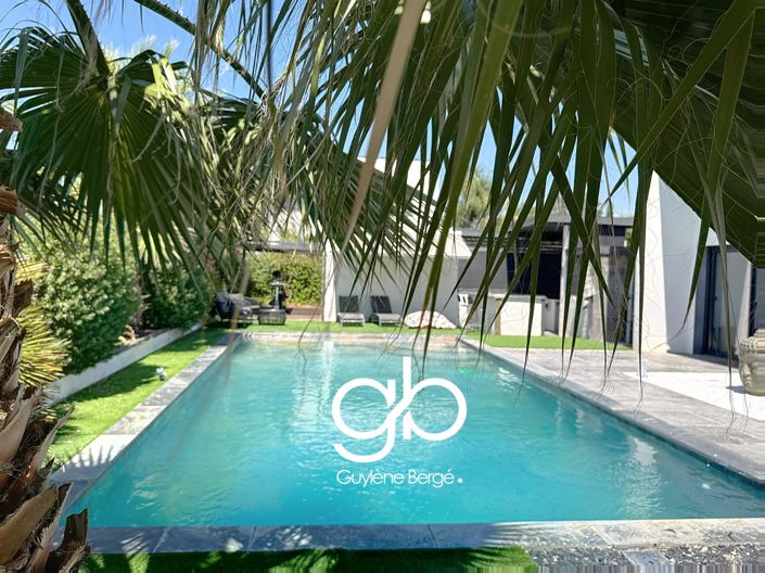 Image No.1-4 Bed House for sale