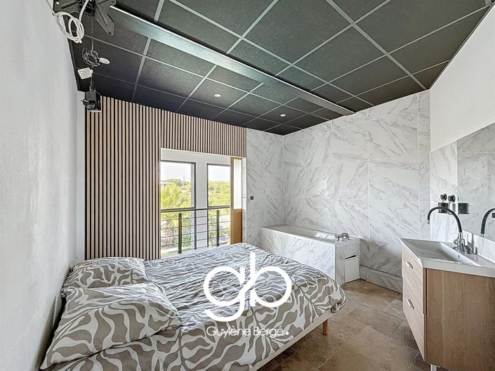 Image No.17-4 Bed House for sale