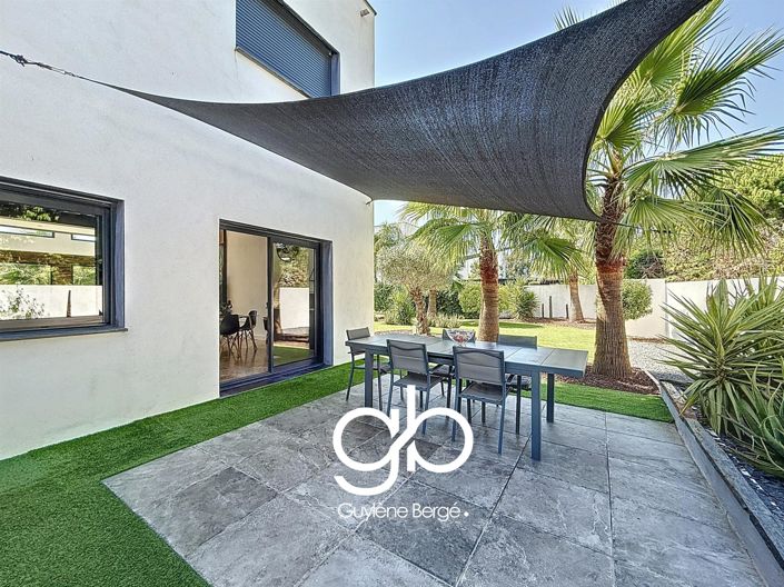 Image No.21-4 Bed House for sale