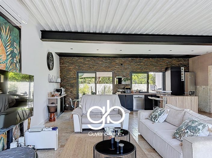 Image No.3-4 Bed House for sale