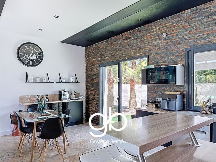 Image No.7-4 Bed House for sale