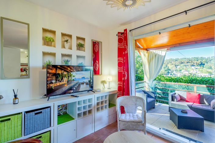 Image No.1-2 Bed House for sale