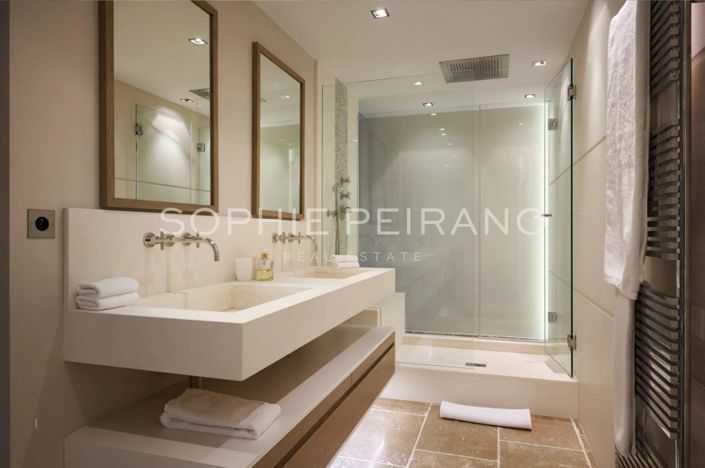 Image No.12-6 Bed House for sale