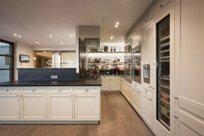 Image No.5-6 Bed House for sale