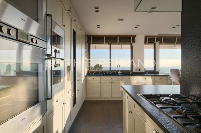 Image No.6-6 Bed House for sale