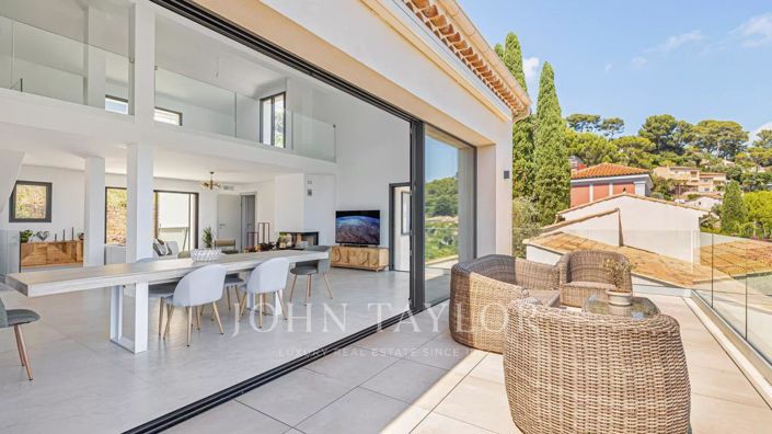 Image No.4-7 Bed House for sale