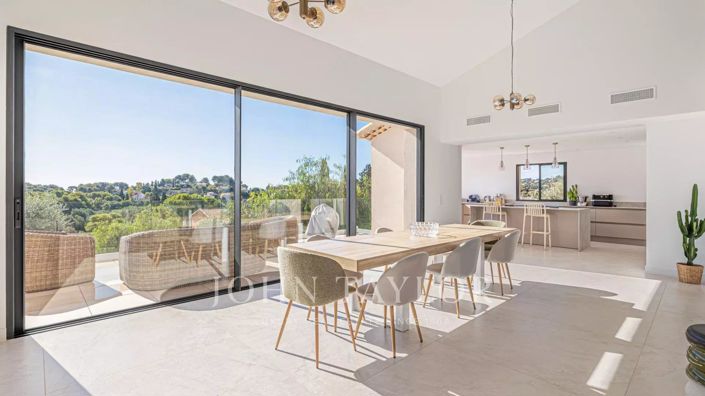 Image No.5-7 Bed House for sale